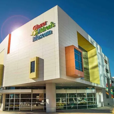 Chic Bungalow Apartment Steps From Armature Works & Downtown Riverwalk Tampa Exterior photo