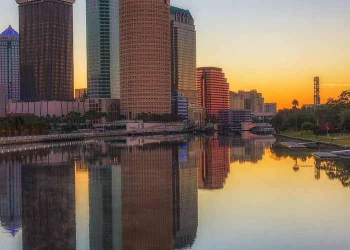 Chic Bungalow Apartment Steps From Armature Works & Downtown Riverwalk