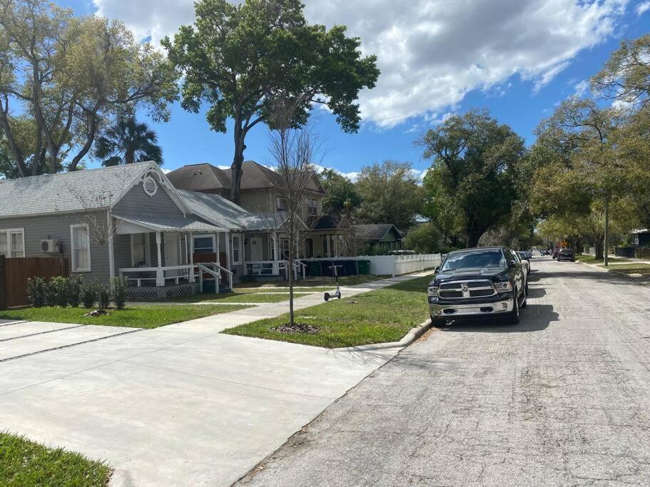 Apartment Chic Steps From Armature Works & Downtown Riverwalk Tampa